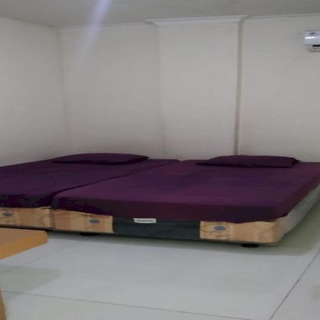 Spot On 94166 Kost Bunda Syariah Hotel Bekasi Buitenkant foto