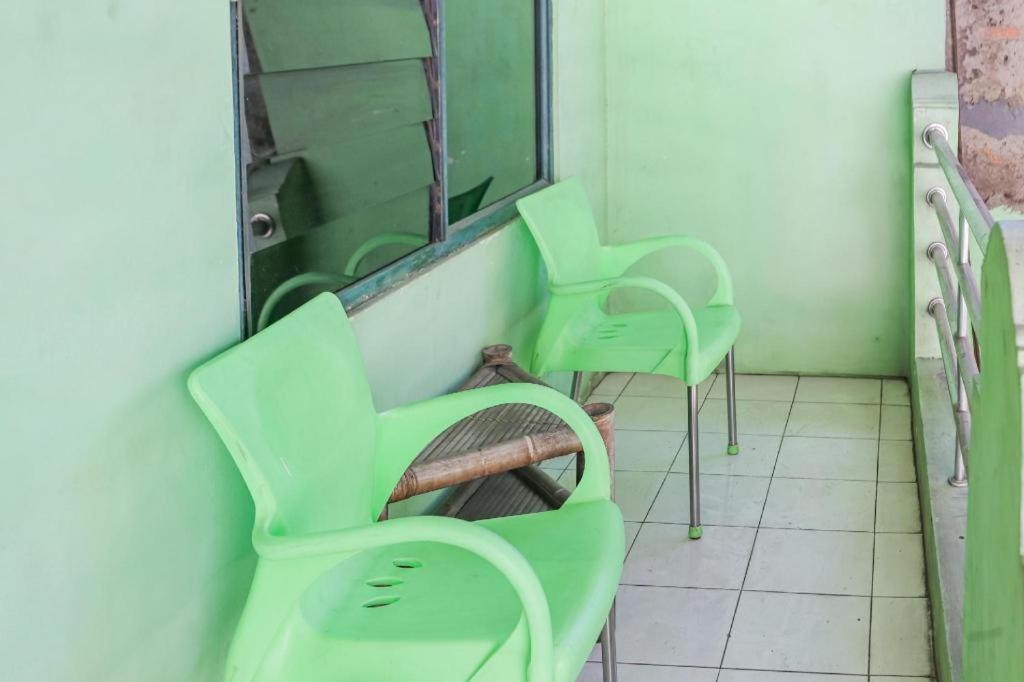 Spot On 94166 Kost Bunda Syariah Hotel Bekasi Buitenkant foto