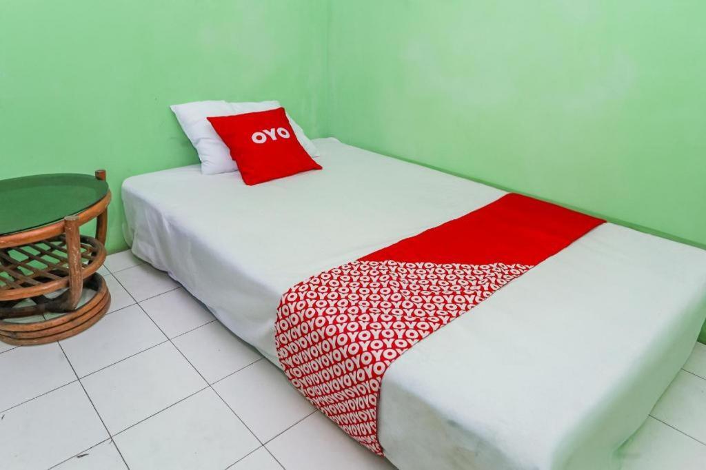 Spot On 94166 Kost Bunda Syariah Hotel Bekasi Buitenkant foto
