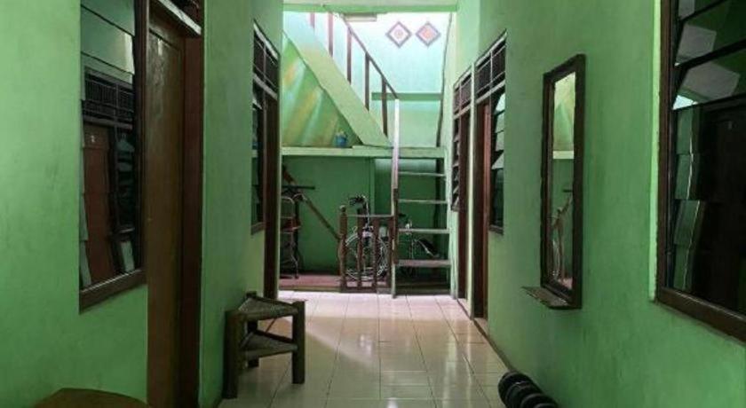 Spot On 94166 Kost Bunda Syariah Hotel Bekasi Buitenkant foto